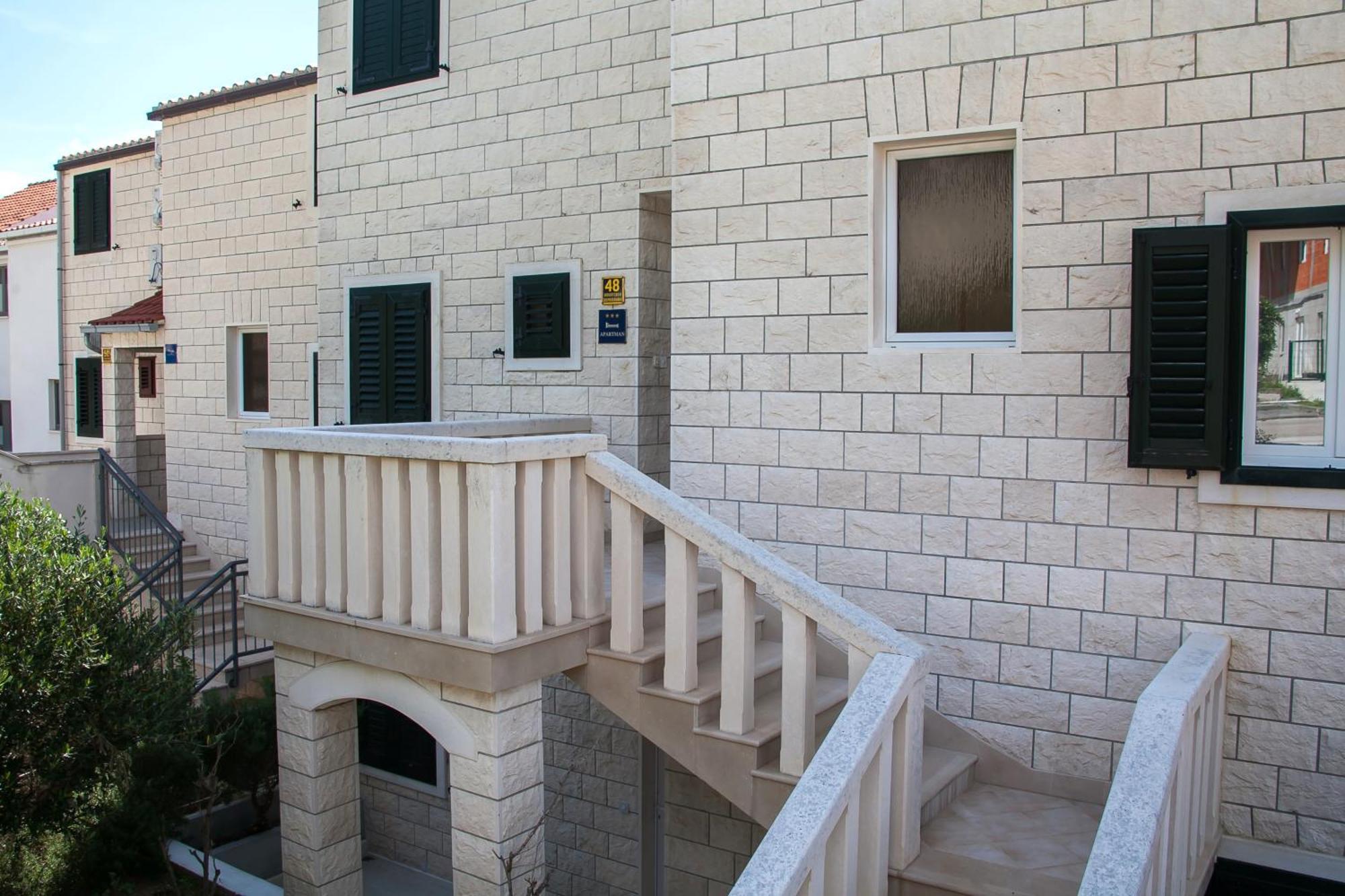 Sirius Apartments Bol Exterior photo